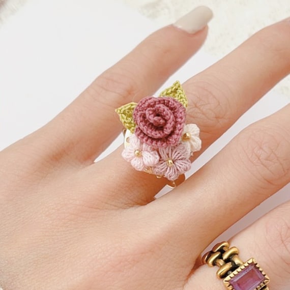 2pcs Crochet Flower Ring With Adjuster Loop, Suitable For Hooking And  Adjustable Tension, Finger Crochet Partner Ring, Finger Yarn Guide For Fast  Crocheting | SHEIN USA