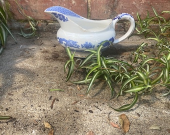 Sweat English Blue and White Gravy/ Sauce  Boat