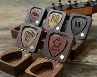Gepersonaliseerde 5 kleuren houten plectrums, aangepaste gitaarpick box, gegraveerde gitaargeschenken, gitaarplectrumkoffer, cadeau voor hem gitaristvrienden.