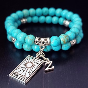 Conjunto de pulseira turquesa com pingente de tarô com inicial personalizada, letra e sol, joia espiritual, presente para mulheres e mães.
