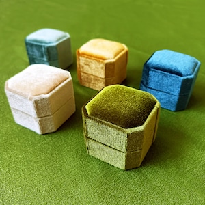 ヴィンテージ八角形ベルベットリングボックス：カスタム月花、パーソナライズされたジュエリーケース