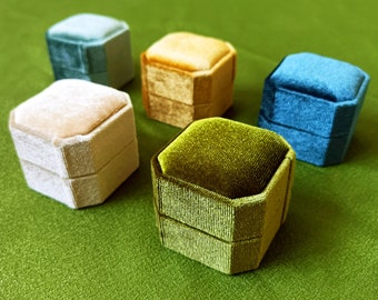 Vintage Ring Box, Octagon Samt Ring Box, Verlobungsring Box, Ehering Box, Monat Blumen, benutzerdefinierte Text, Schmuckschatulle, Geschenk für sie