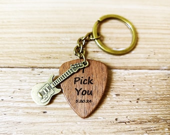 Custom Wood Guitar Pick Vintage Keychain - Personalized Guitar Pick - Guitarist Gift - I pick you - Personalized Gift - Gift for Fathers Day