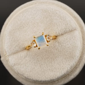 Natural Moonstone-14k Gold Ring-Emerald Cut Moonstone Ring-Statement Ring-Anniversary Ring-Fire Moonstone-Three Stone Ring-Dainty Ring