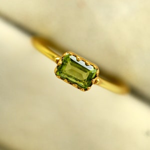 Green Peridot Ring-Baguette Peridot RIng- August Birthstone Ring-Ring For Women-14k Solid Gold RIng-Statement RIng-Dainty RIng-Silver RIng