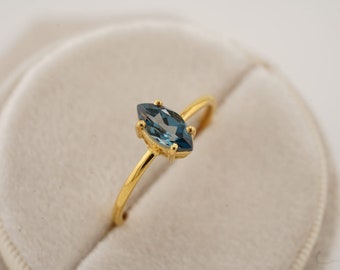 上品なロンドン トパーズ ゴールド リング - 14K ゴールド ブルー トパーズ リング - エンゲージリング - ミニマリスト リング - 女性用リング - ローズ ゴールド リング - ブルー トパーズ ジュエリー