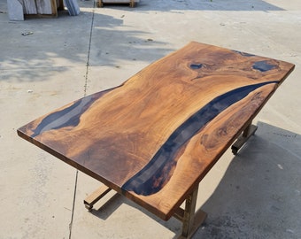 Ręcznie robiony stół jadalny z orzecha włoskiego, epoksydowy, z przezroczystą żywicą