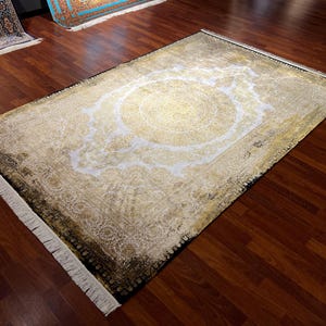 5x8 ft Gold Navel Silk Rug, Rug For Living Room, Qum Silk Rug, Special Design Silk Rug, Luxury Silk Rug, Home Decor