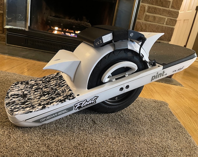 Onewheel foot holds