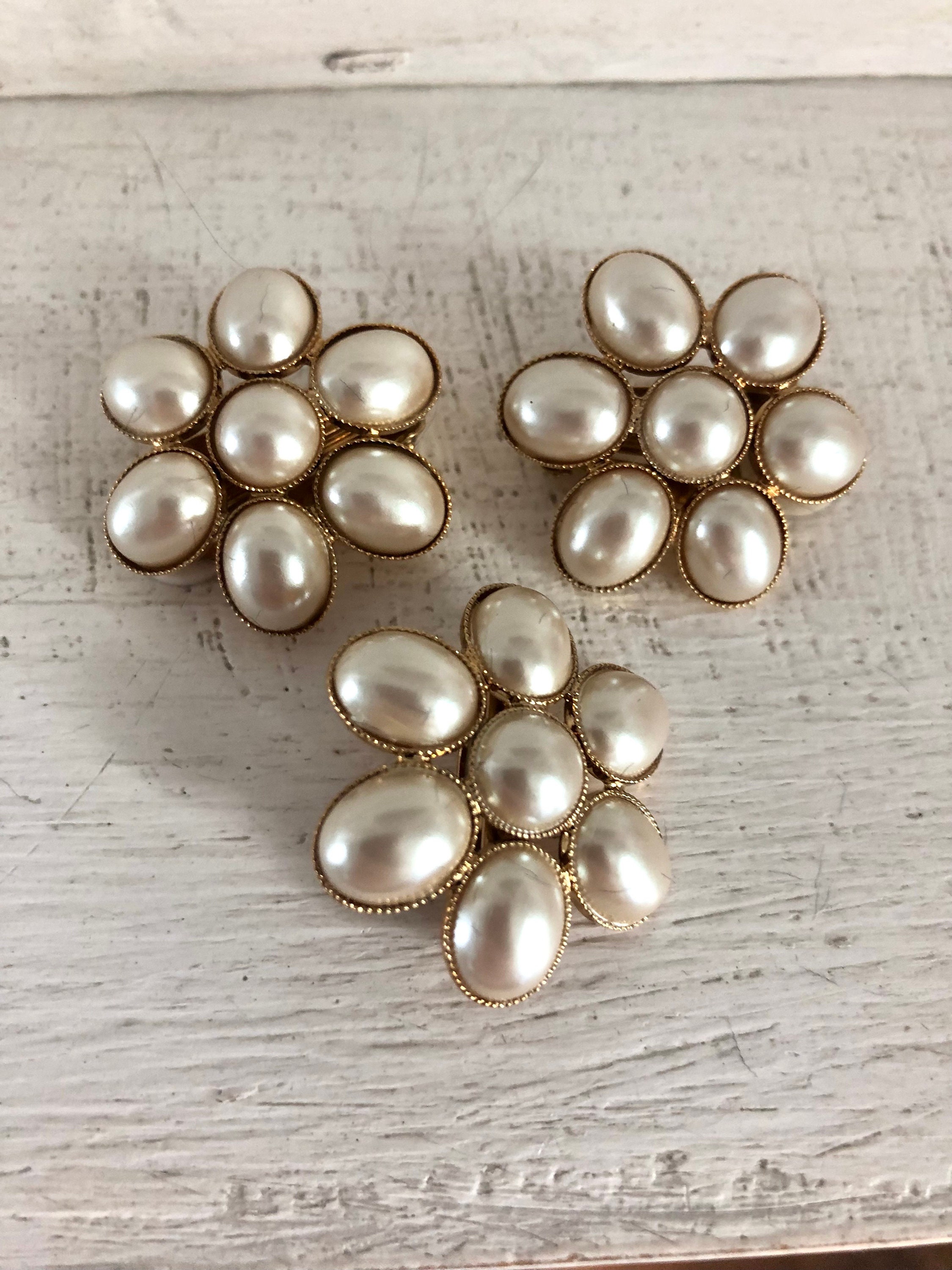 Magnificent vintage golden earrings with white pearls from the famous brand Agatha, vintage gold and white clips