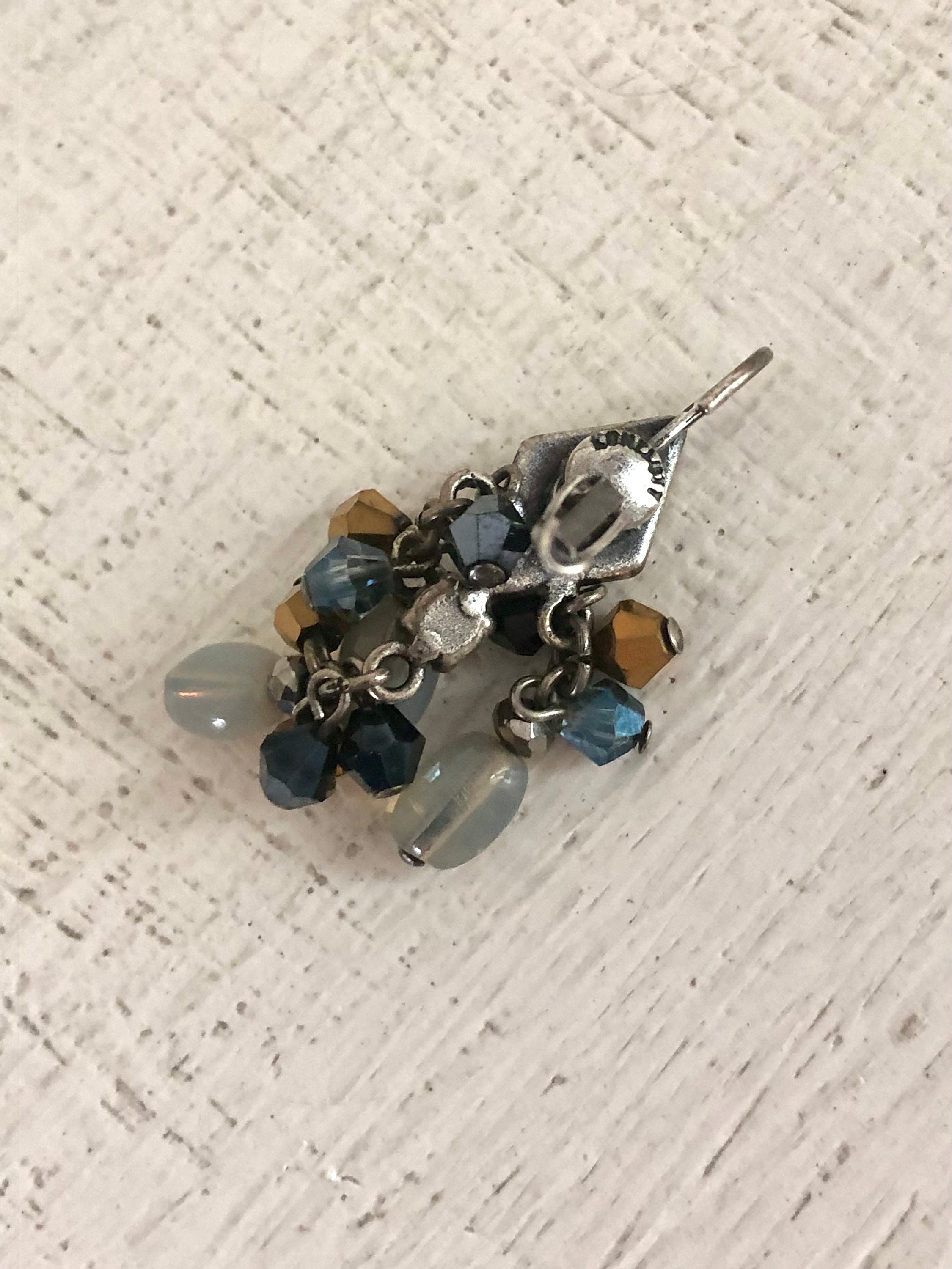 Hervorragende Vintage-Ohrringe aus Silber, Creme, Bronze und Grau der ...