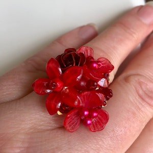 Colleen Toland: very pretty vintage red flower ring from the famous designer Colleen Toland, red flower ring, women&#39;s gift