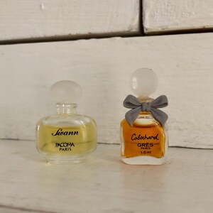 Dos miniaturas de perfumes: Cabochard de Grès y Swann de Pacoma, 2 frascos de perfume muy monos, colección de miniaturas