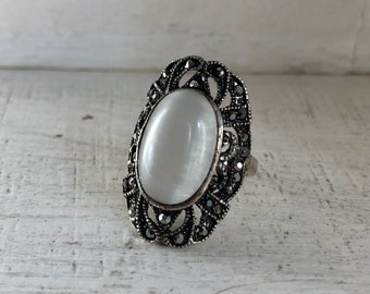 Very pretty vintage silver ring with white pearl and gray rhinestones, superb vintage ring, gift for her, woman gift
