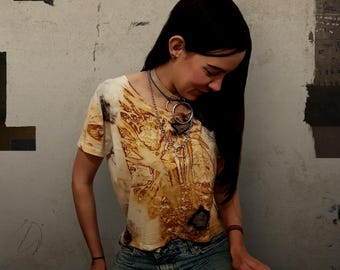 Rust-dyed, crop t-shirt, sustainably made in our Berlin studio.