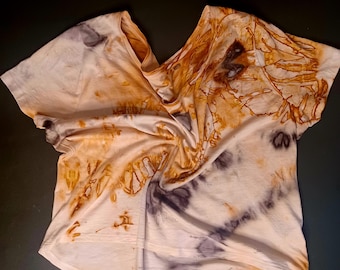 Rostgefärbtes Crop-T-Shirt, nachhaltig hergestellt in unserem Berliner Studio.