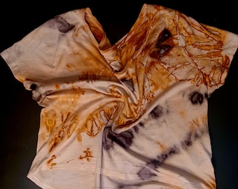 Rust-dyed, crop t-shirt, sustainably made in our Berlin studio.