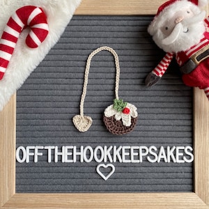 Christmas Pudding Umbilical Cord Tie Keepsake Crochet - Matching sibling bracelet - Unisex baby shower - Eco friendly - Birth announcement
