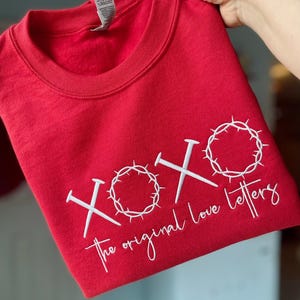 Sudadera bordada - "XOXO Las cartas de amor originales"