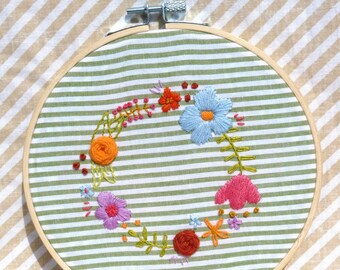 Embrodery floral hoop - handmade decoration - hoop art