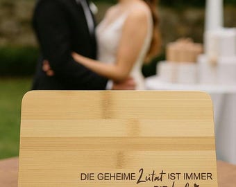 Wedding gift - Bamboo cutting board with the saying "The secret ingredient is always love" - Wedding present - Valentine's Day present