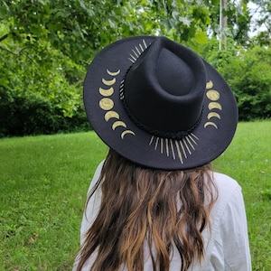 Hand Painted Wide Brim Hat, Boho Western Style, Moon Phases Gift for Her, Womens Fedora, Large Brim Hat, Festival Outfit, Christmas gift