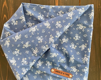 Écharpe infinity pour chien « Poppy » Écharpe torsadée en coton fleuri confortable Collier pour animaux de compagnie