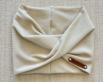 Écharpe infinity pour chien « Crème » Écharpe torsadée en tricot gaufré confortable, collier pour animal de compagnie