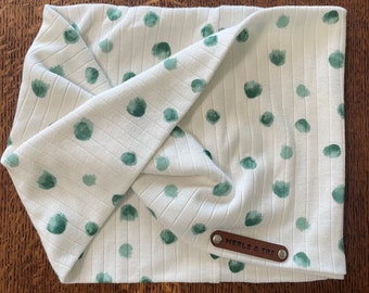 Écharpe torsadée « Myrtle » pour chien en tricot athlétique confortable, collier pour animal de compagnie