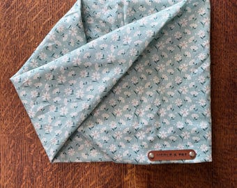 Foulard infini pour chien « Marguerite » Écharpe torsadée en coton douillet, collier pour animal de compagnie