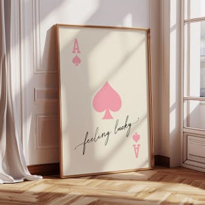 Póster con la frase "Ace of Spades Feeling Lucky", arte de pared retro de moda, impresión estética, póster con naipes, arte de pared rosa, refranes de pared