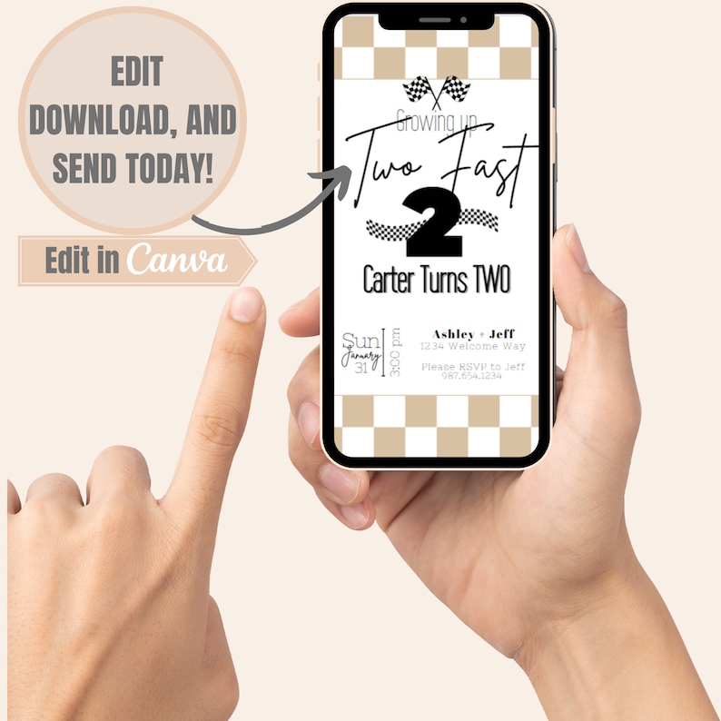 Puede incluir: Una invitaci&oacute;n digital para una fiesta de cumplea&ntilde;os de segundo cumplea&ntilde;os de un ni&ntilde;o con un tema de carreras. La invitaci&oacute;n presenta un fondo a cuadros, un n&uacute;mero dos negro y el texto "Growing Up Two Fast". La invitaci&oacute;n tambi&eacute;n incluye el nombre del ni&ntilde;o, la fecha y la hora de la fiesta, y la direcci&oacute;n.