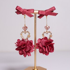 Handgemachte erhaltene burgunderrote Hortensien s925 Silberohrringe - The Season of Love