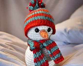 Wzór na szydełkowego bałwana - świąteczny wzór szydełkowy, PDF po angielsku, świąteczna zabawka bałwanek amigurumi, szydełkowy prezent świąteczny, wzór na bałwana