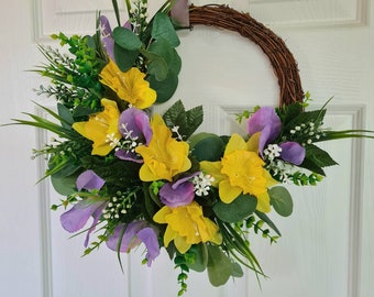 Spring wreath, Daffodil wreath,  Daffodil, Hibiscus and Eucalyptus wreath, Springtime Wreath, Spring Door Wreath - 41cm (16")