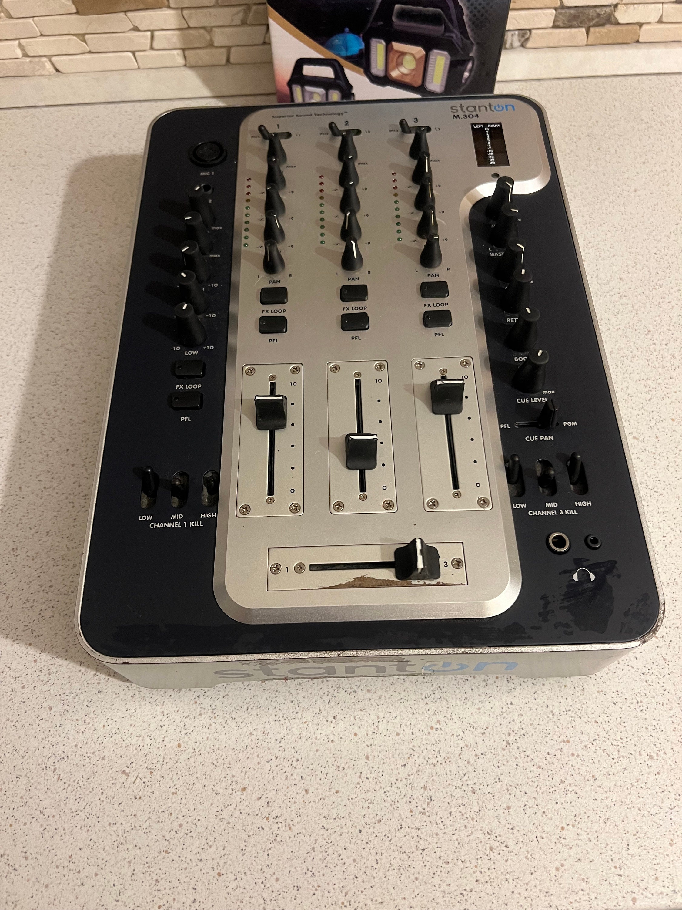 Stanton SA.5 Professional Battle Mixer | Musician's Friend