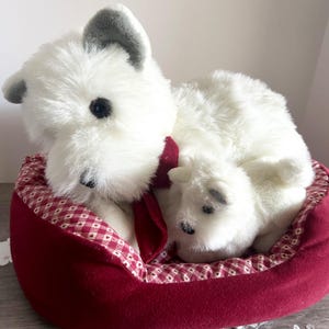 VNTG Commonwealth Dog & Puppy Plush White West Highland Terrier in Bed Set RARE
