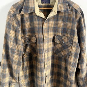 VNTG Pendleton Field Shirt XL 100% Virgin Wool 1960s USA Made Plaid Long Sleeve