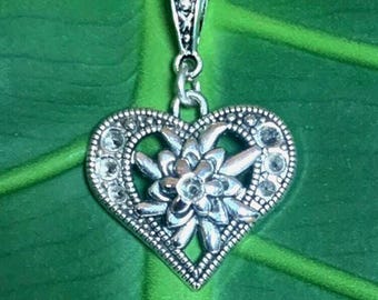 Silver Edelweiss Heart Pendant Necklace: Swiss Flower Jewelry