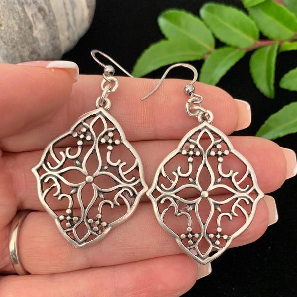 Silver Filigree Earrings: Hypoallergenic Bavarian Style