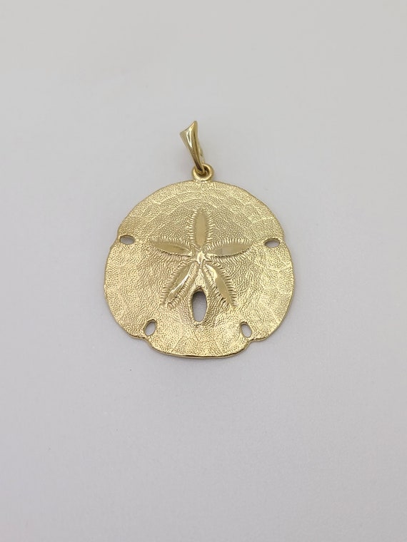 Vintage 14k Gold Sand Dollar Pendant Charm