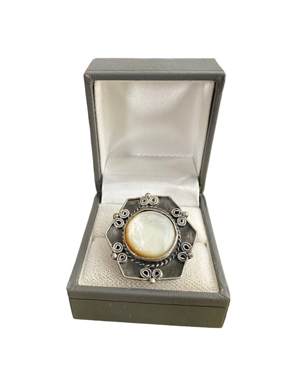 Art Nouveau Moonstone Cabochon Silver Ring