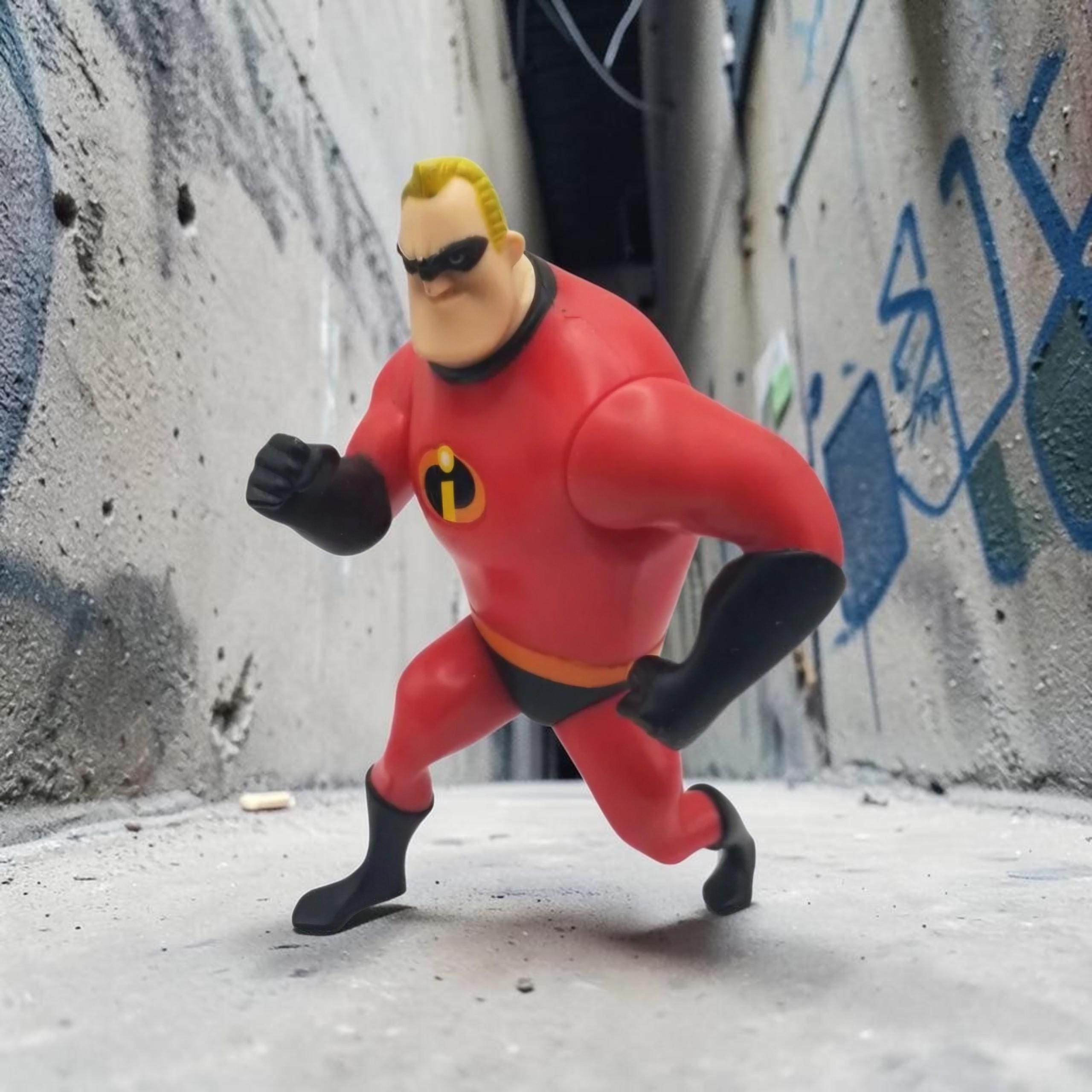 Mr. Incredible Disney Pixar Mcdonalds 6