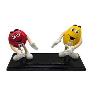 Vintage Rare Metal M & M's World Rot und Gelb Desktop Visitenkartenhalter, ein Spaß Funktionales Sammlerstück!