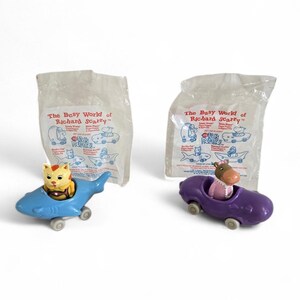 Vintage 1996 Richard Scarry Dairy Queen Toys With Finger Puppets