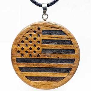 Collier drapeau des Etats-Unis en bois, pendentif carte des Etats-Unis, drapeau américain, collier américain, carte de l'Amérique, pendentif de l'Amérique, cadeaux du jour de l'indépendance, américain