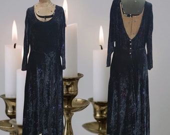 Robe enchanteresse en velours noir vintage des années 90 avec dos échancré. Taille L