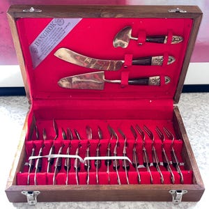 Thailand bangkok Siam Brass Flatware 19 Piece Buddha Design GOLDTONE Dessert Set T Man in wooden box