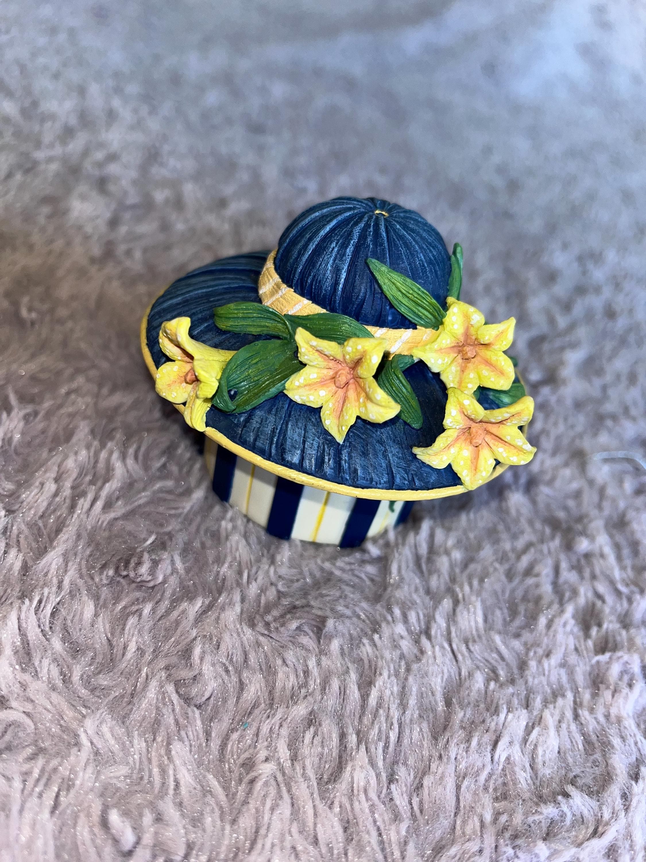 Vintage Willow Hall - Etsy UK