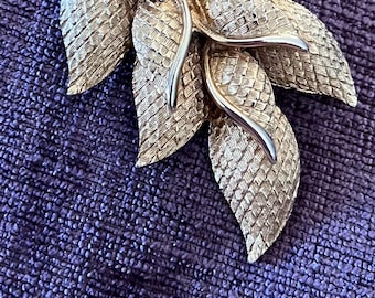 vintage gold tone leaf brooch textured unique quality